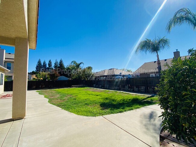 Building Photo - 2916 Roberts Ave