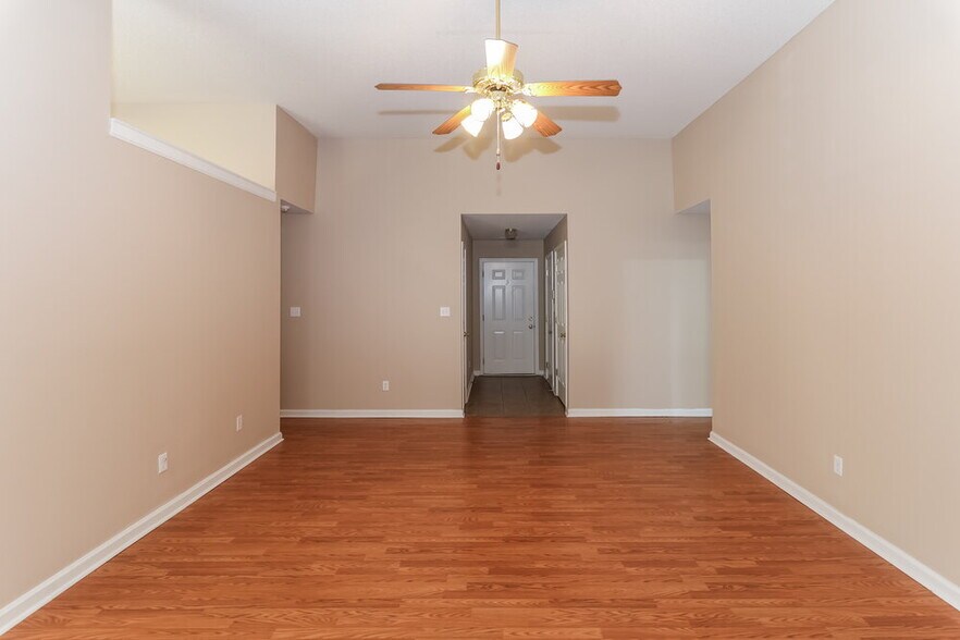 Building Photo - 1128 Fredrick Dr