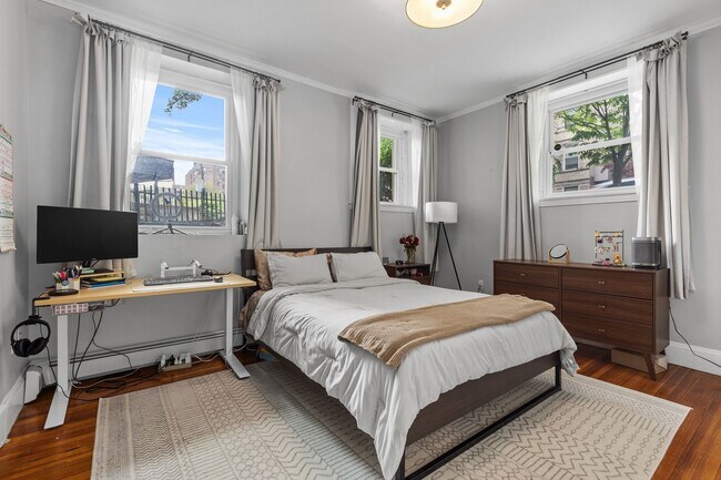 Building Photo - 195 Saint Paul St