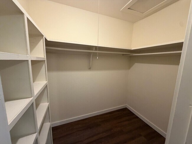 Building Photo - 4109 Avondale Ave