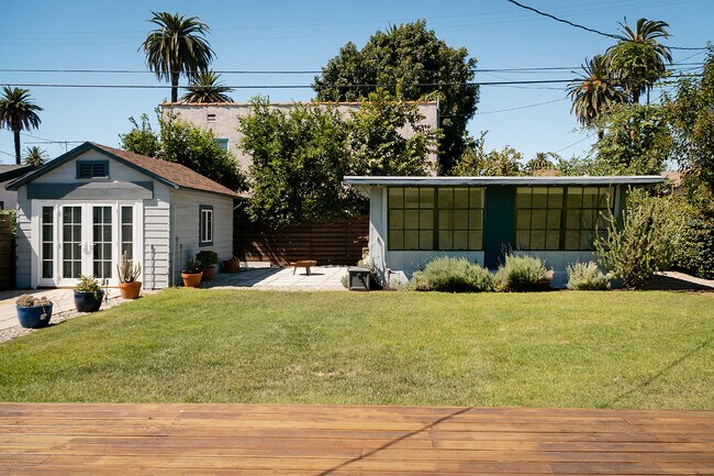 Building Photo - 2709 S Harcourt Ave