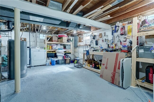 Building Photo - 984 Danby Dr