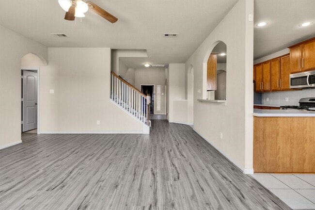 Building Photo - 7406 Valentine Ln