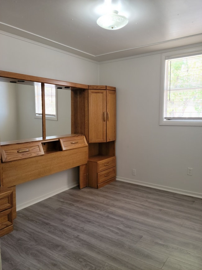 Building Photo - 2 bedroom condo in Overton