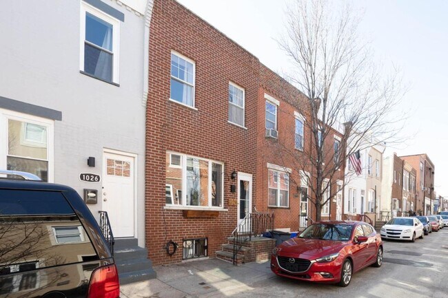Building Photo - Gorgeous 2 Bedroom, 1.5 Bath Home in South Philly's LoMo Neighborhood