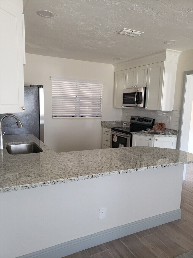 Kitchen - 1528 77th Ave N
