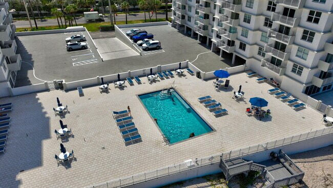Building Photo - 4511 S Ocean Blvd