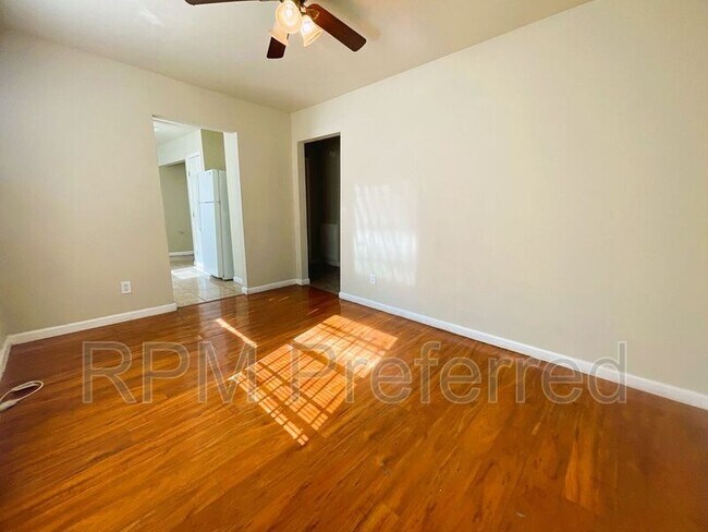 Building Photo - 3813 Drew St