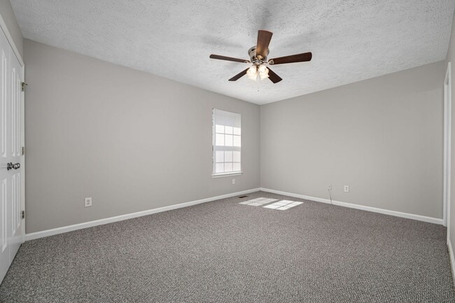 Building Photo - Hamlet Square Townhomes Unit 2410D