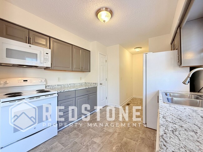 Building Photo - 131 Hoskins Cir