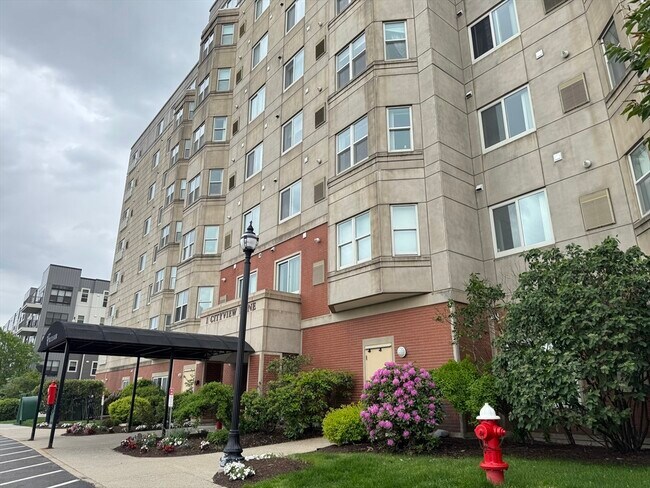 Building Photo - 1 Cityview Ln