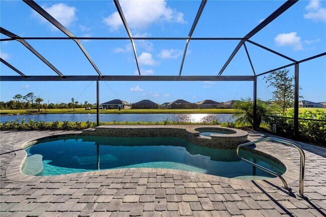 Building Photo - 12655 Wellen Golf St