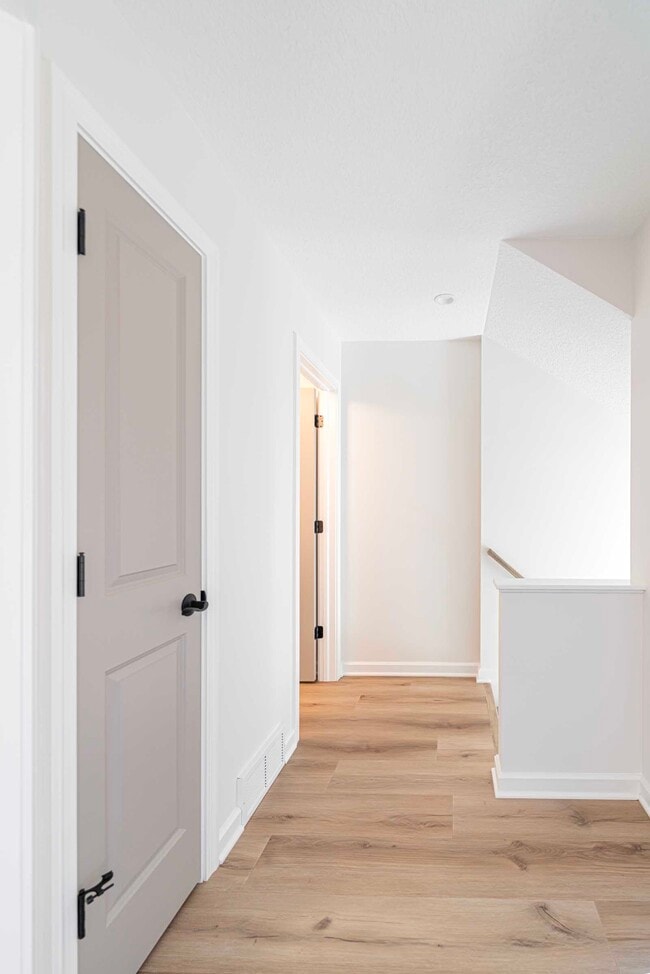 Building Photo - 14550 South Ave