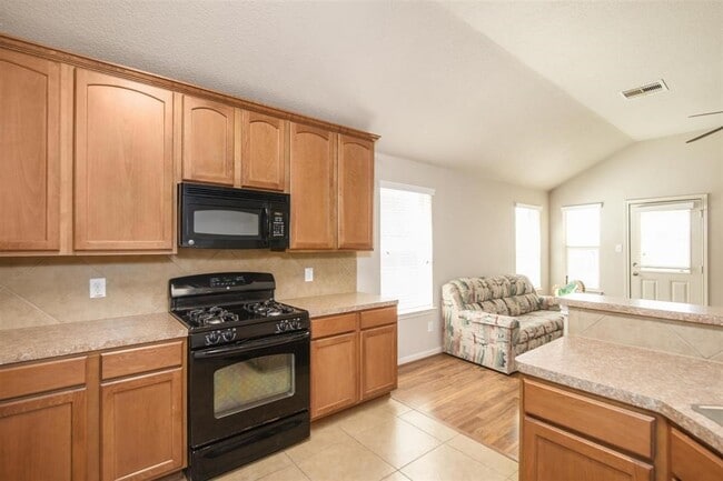 Building Photo - 22735 Pantego Ln