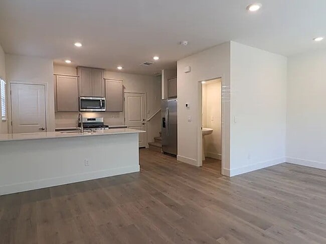 Building Photo - REDUCED - BRAND NEW - GRANITE - STAINLESS ...