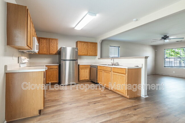 Building Photo - 12411 Penny Royale