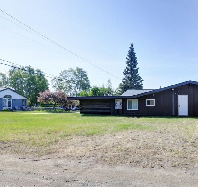 Building Photo - 2301 Lincoln