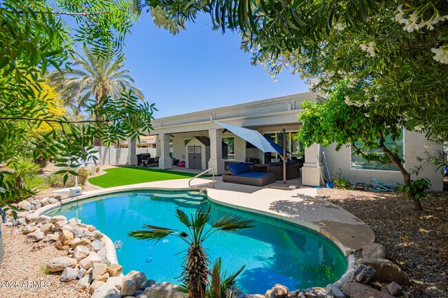 Building Photo - 10230 E Cochise Dr