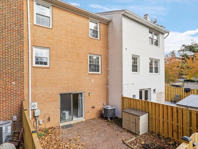 Building Photo - 8403 Thompson Rd