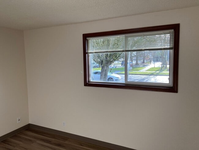 Building Photo - 2 Bedroom in Bethel-Danebo Area