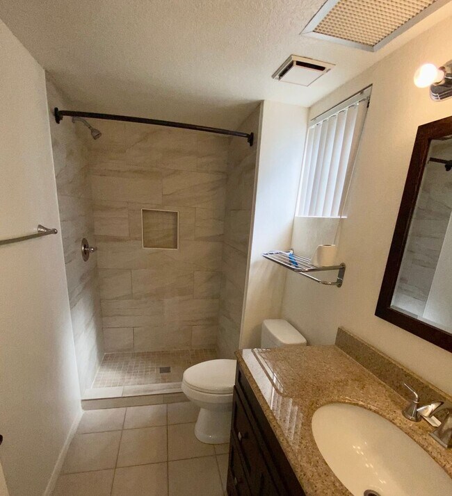 Building Photo - 2 Bedroom 2 Bath in Mesa