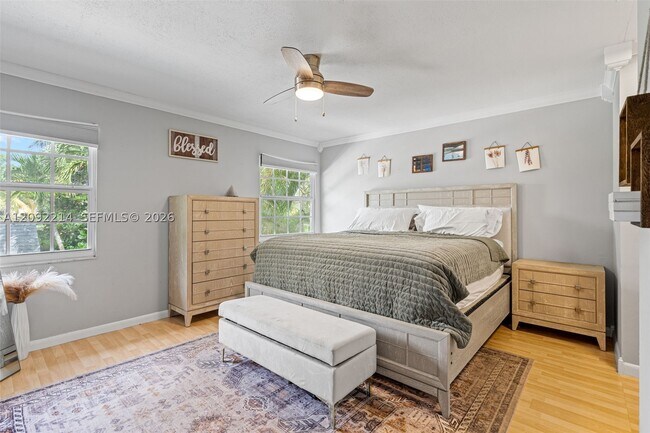 Building Photo - 8351 SW 39th Ct