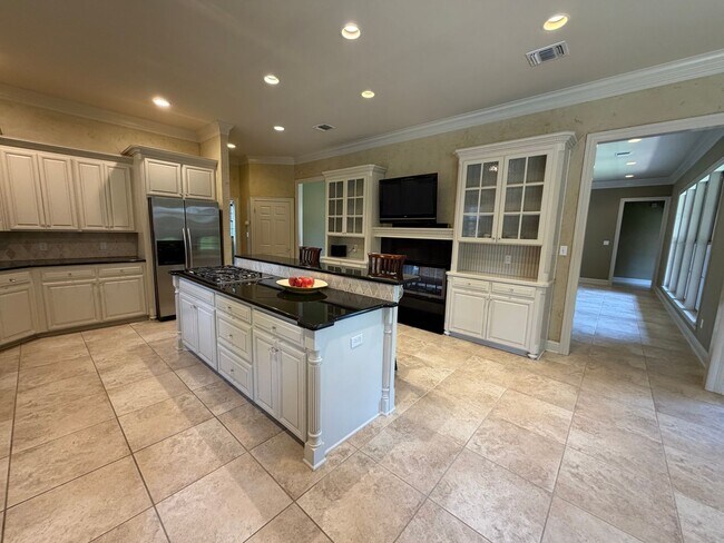 Building Photo - Gorgeous 4 bedroom, 3 Bathroom Home in Lakeside on Long Lake