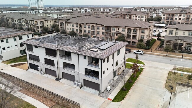 Building Photo - 428 Highwood Trl