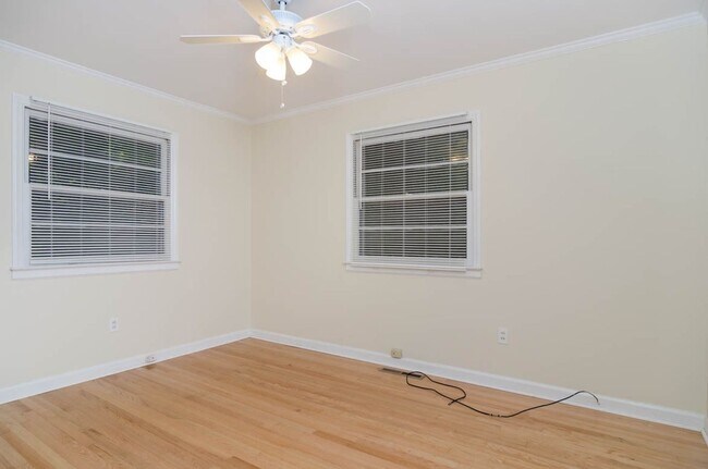 Building Photo - 626 S Kerr Ave