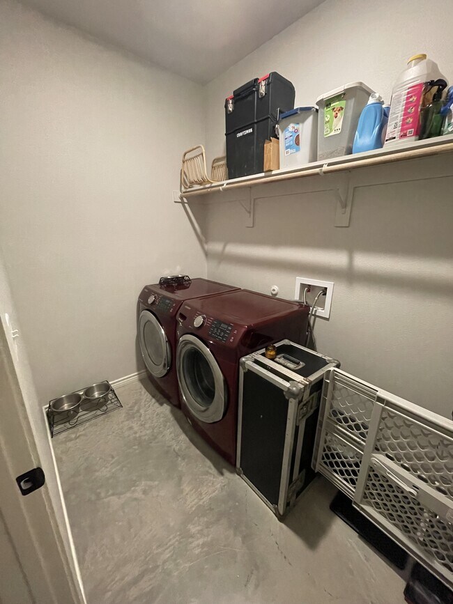 Building Photo - 1006 Wooded Holw Ct