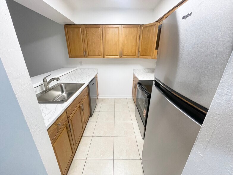 Building Photo - 2759 Hunt Club Ln