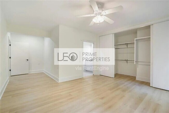 Building Photo - 2262 Meadowvale Dr NE