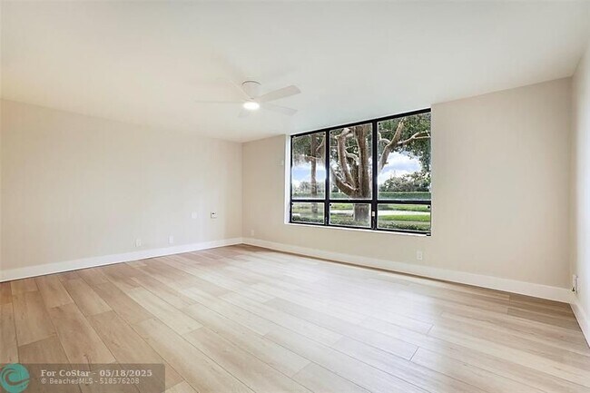Building Photo - 7186 Promenade Dr