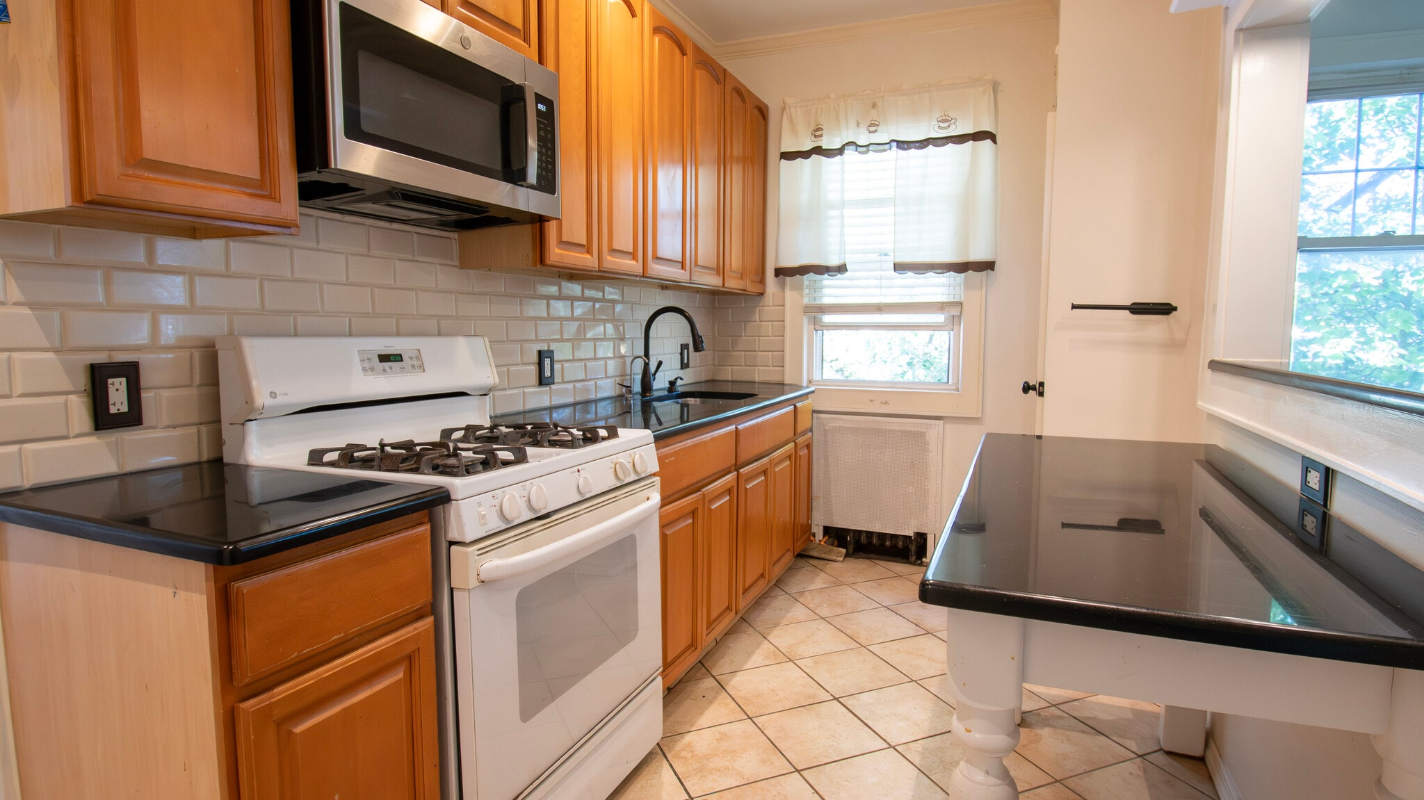 Building Photo - 840 Seaman Ave E