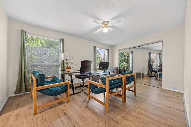 Building Photo - 3303 W Greenridge Dr