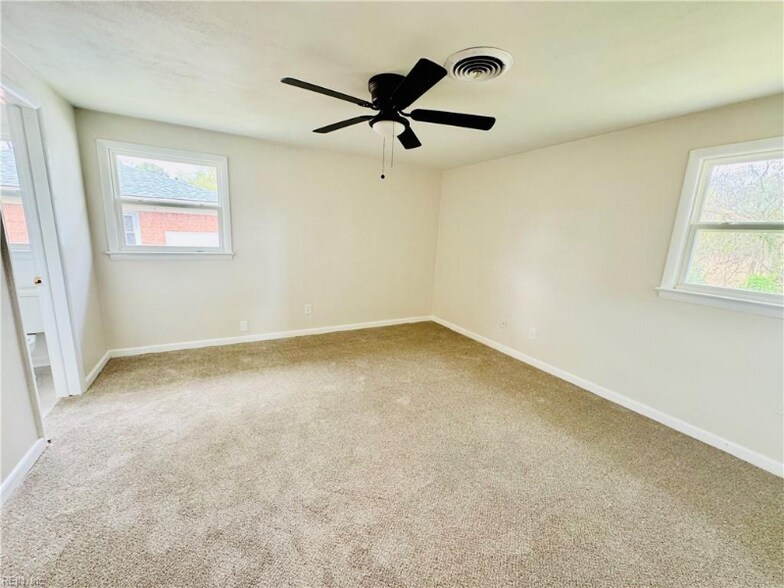 Building Photo - 2660 Chesapeake Blvd