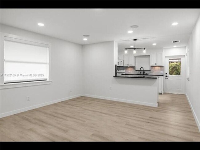 Building Photo - 5191 SW 67th Ave