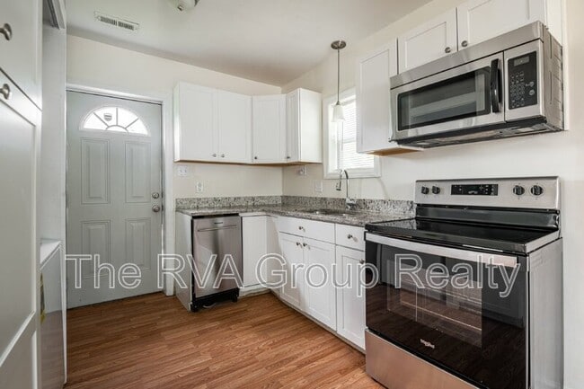 Building Photo - 1801 Keswick Avenue