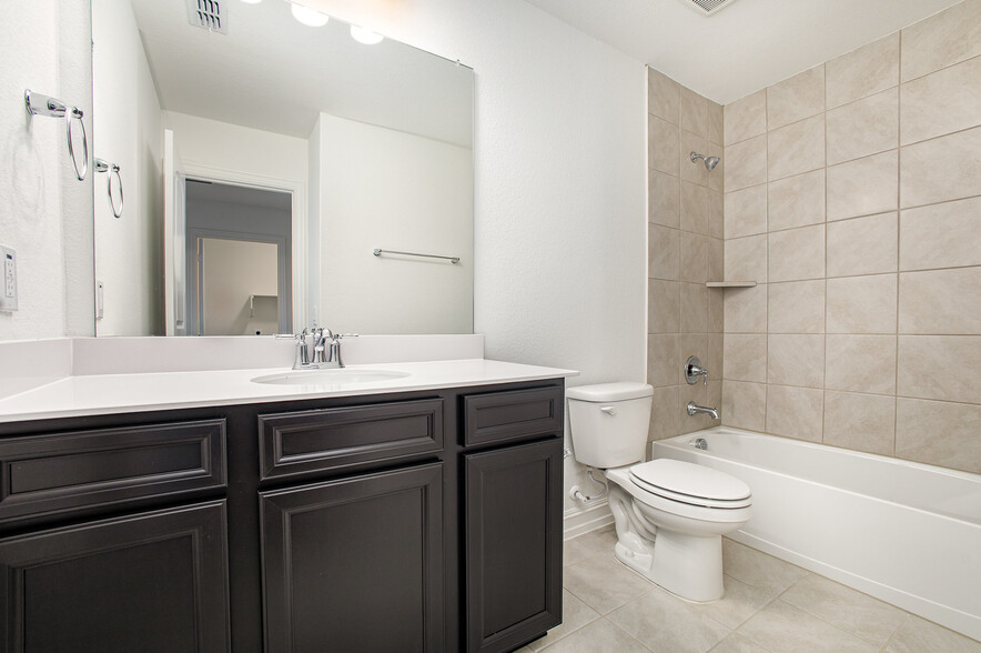 Building Photo - 345 Rosemoor Pl