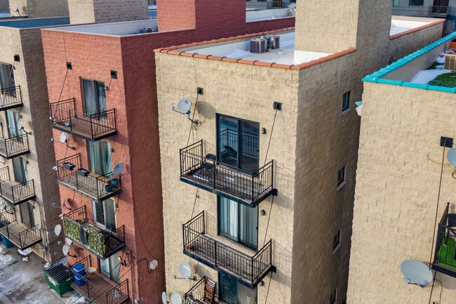 Building Photo - 31 E 26th St