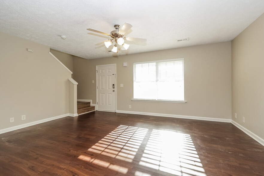 Building Photo - 227 Niagra Ln