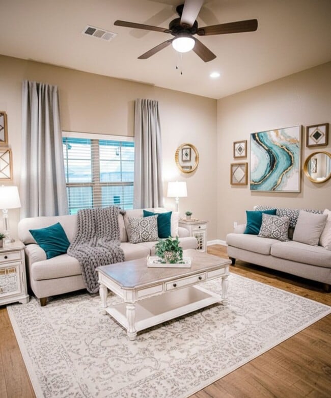 Building Photo - Stunning home with a large fenced yard