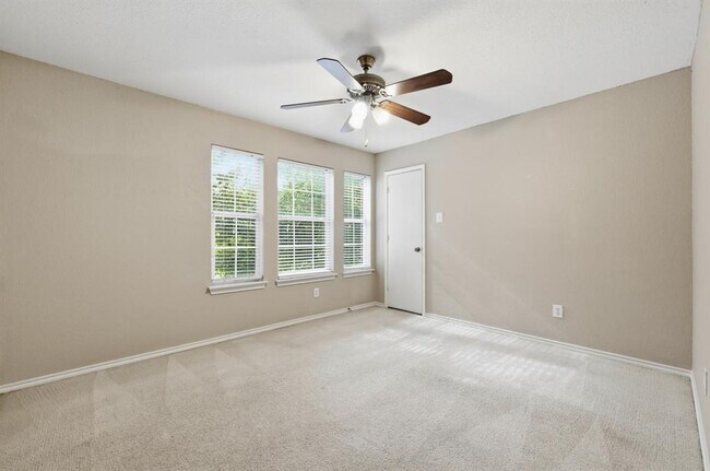 Building Photo - 11140 Currin Ln