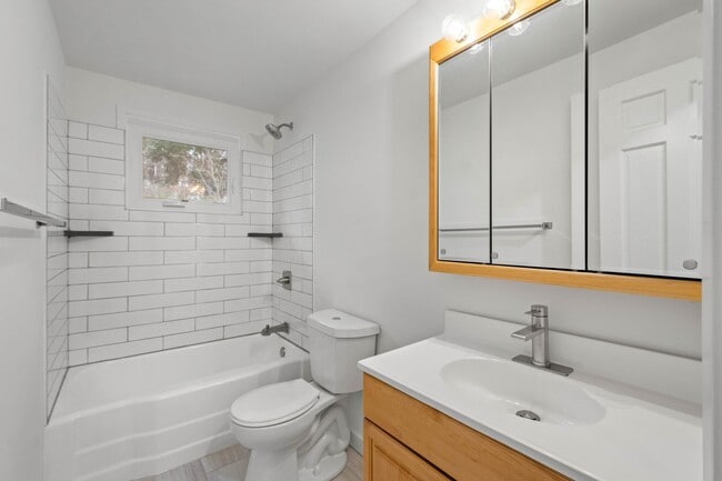 Building Photo - AVAILABLE JULY 1ST!! GORGEOUS 3 BED / 2 BATH HOME IN PENN HILLS!