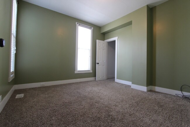 Building Photo - 711 Watson St SW