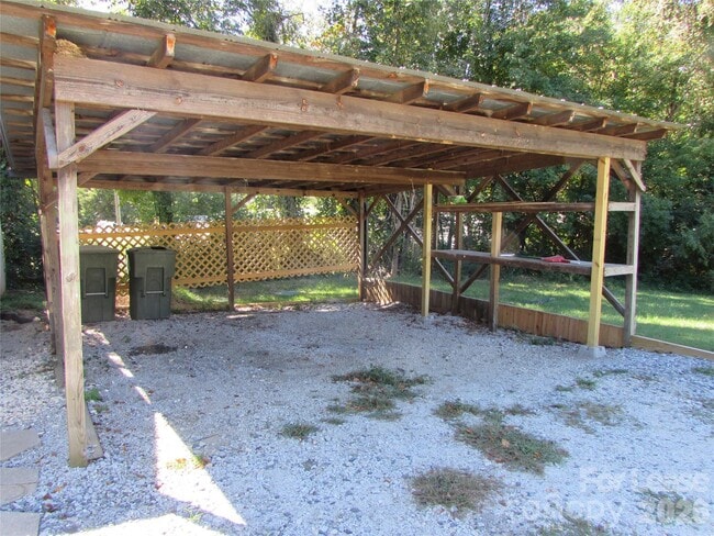 Building Photo - 182 Dry Dock Loop