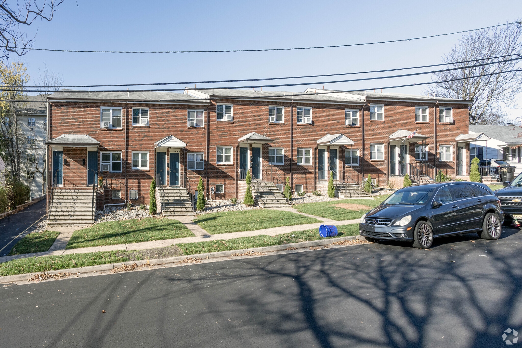 Building Photo - 227 S 7th Ave