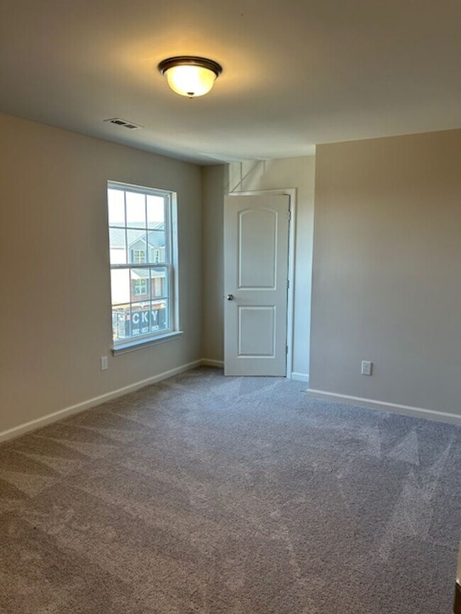 Building Photo - Masterson Hills     20260504