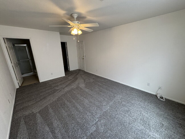 Building Photo - 8036 Laurena Ave