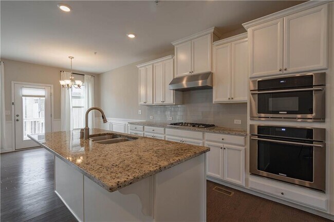 Building Photo - 416 Montclair Ct